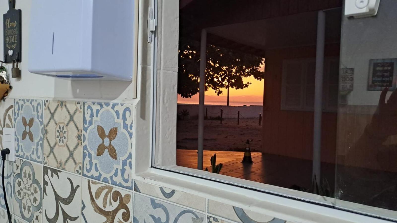 Casa De Praia Beira Do Mar, Pe Na Areia Флоріанополіс Екстер'єр фото